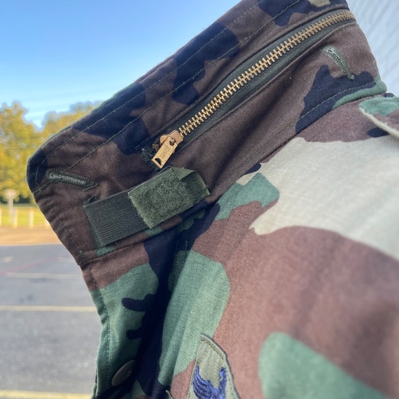 Men's Size Medium Regular U.S. Air Force Issue Woodland Camouflage Field Jacket - Picture 14 of 16